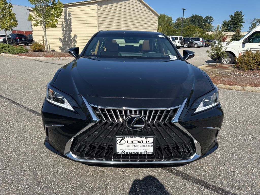 2025 Lexus ES 350 photo 2
