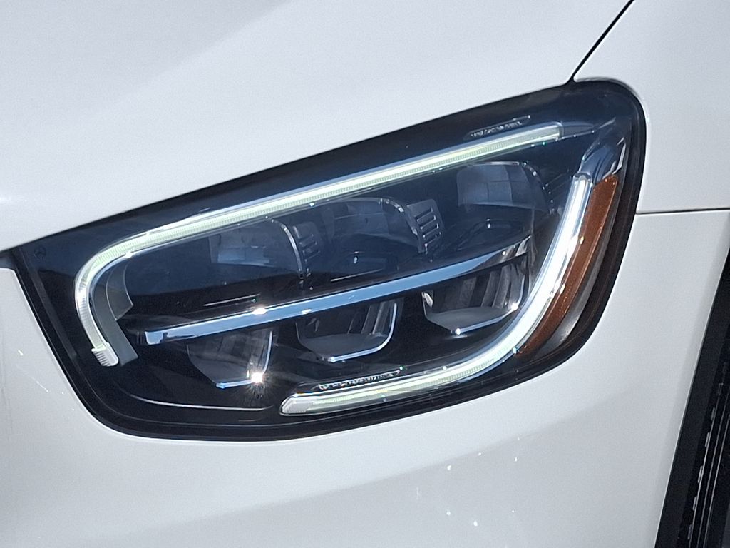 2021 Mercedes-Benz GLC 300 9