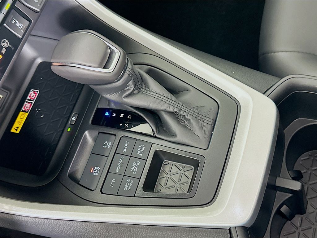 Thumbnail: 2025 Toyota RAV4 - 17