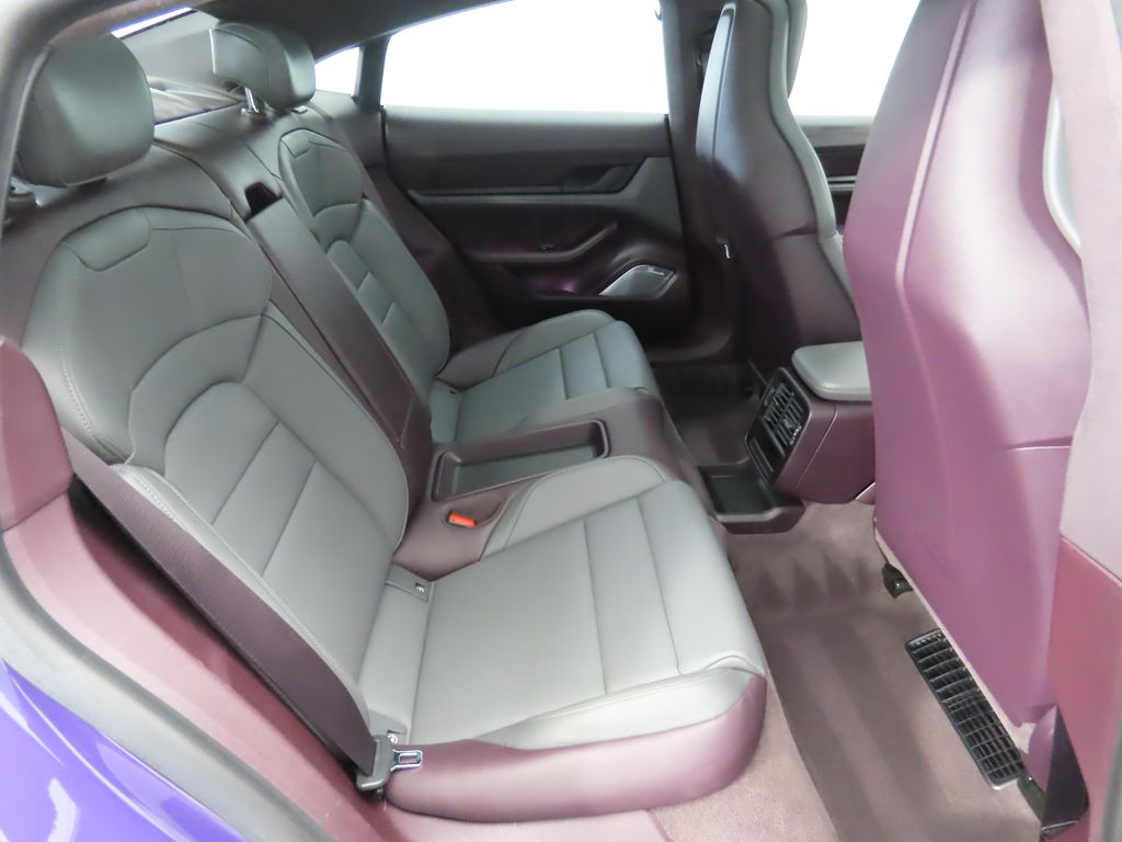 Thumbnail: 2022 Porsche Taycan - 22