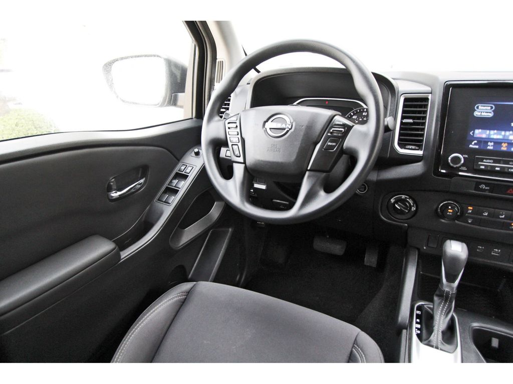 2024 Nissan Frontier SV - 7