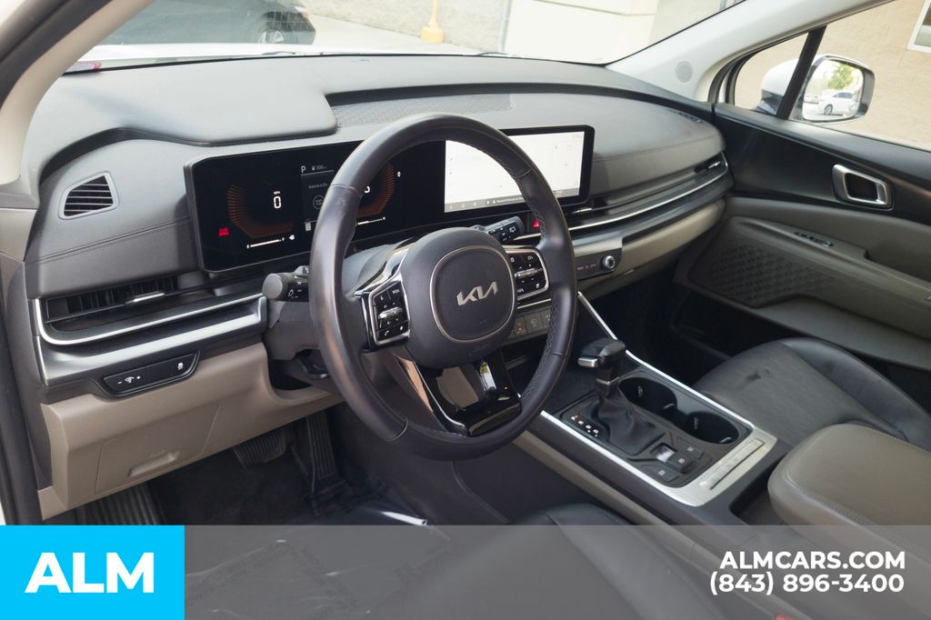 Used 2025 White Kia LXS image 14