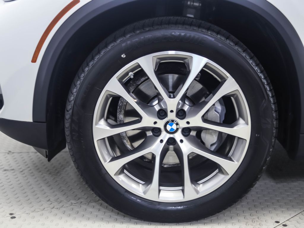 Thumbnail: 2022 BMW X5 - 2