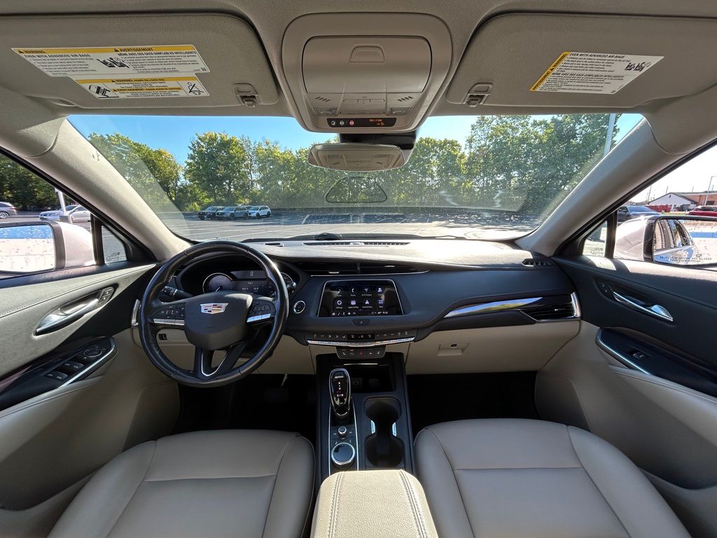Thumbnail: 2021 Cadillac XT4 - 11