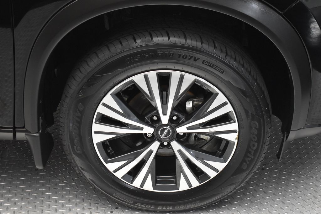 Thumbnail: 2023 Nissan Rogue - 32