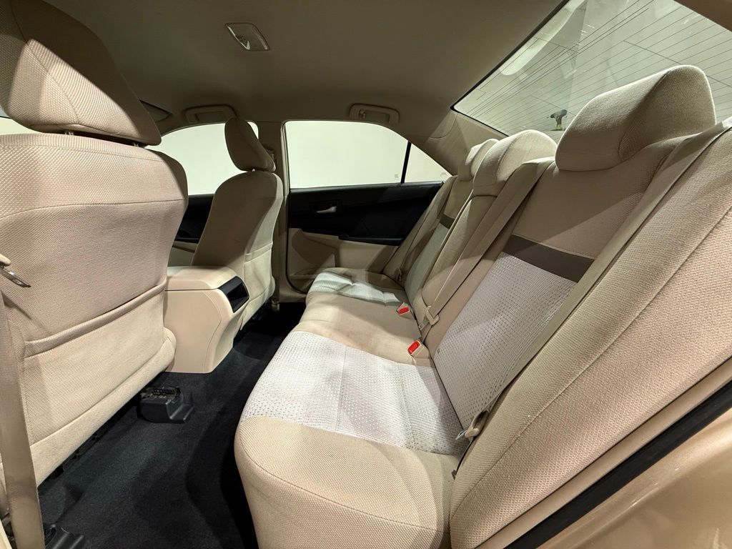 Thumbnail: 2012 Toyota Camry - 17