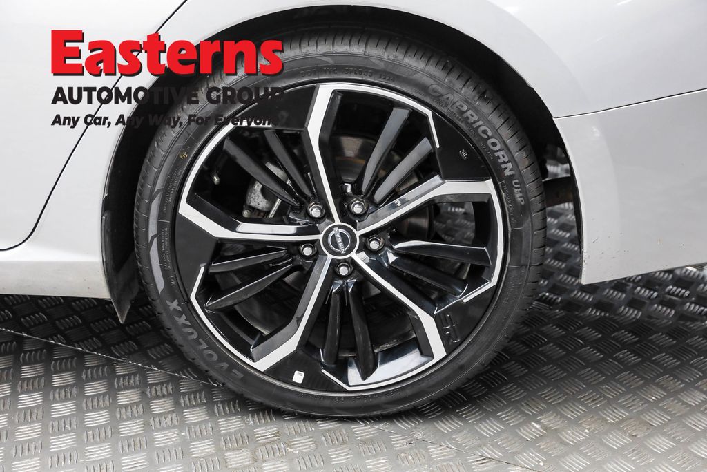Used 2023 Silver Nissan 2.5 SR image 8