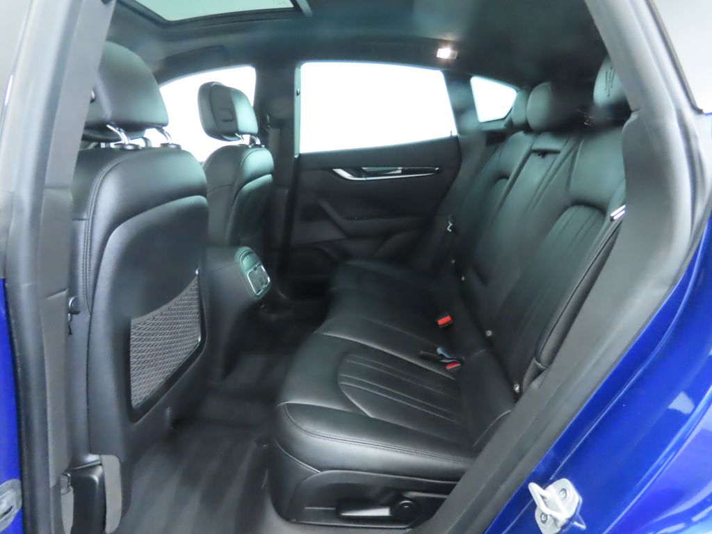 Thumbnail: 2021 Maserati Levante - 22