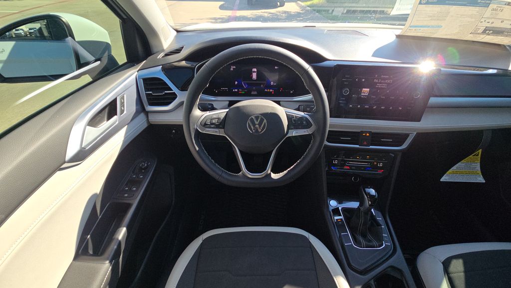 2025 Volkswagen Taos