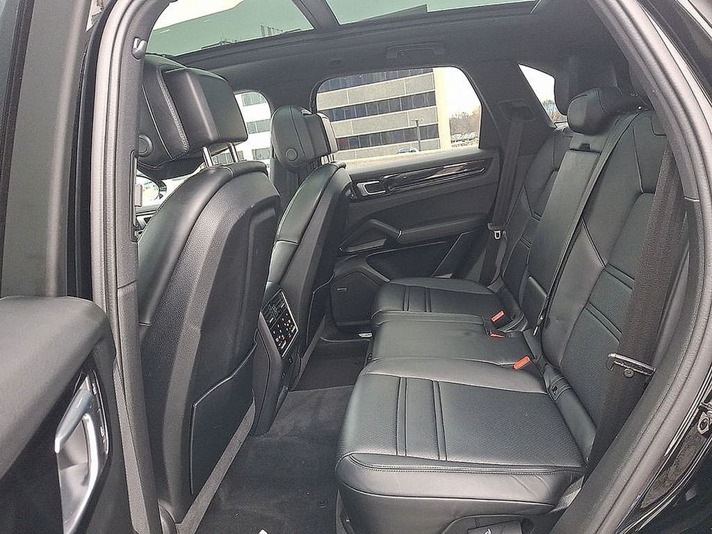 Thumbnail: 2023 Porsche Cayenne - 13