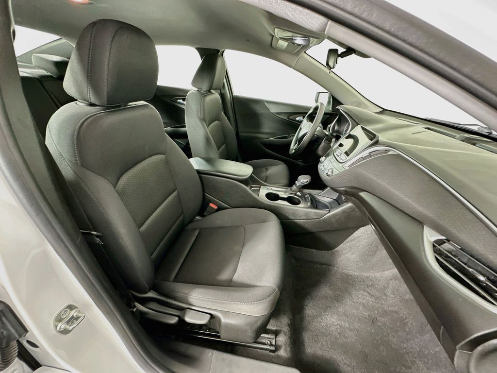 Thumbnail: 2024 Chevrolet Malibu - 26