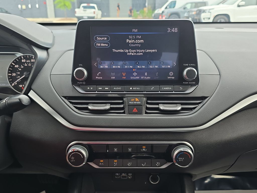2022 Gun Metallic Nissan Altima 2.5 SV FWD Sedan