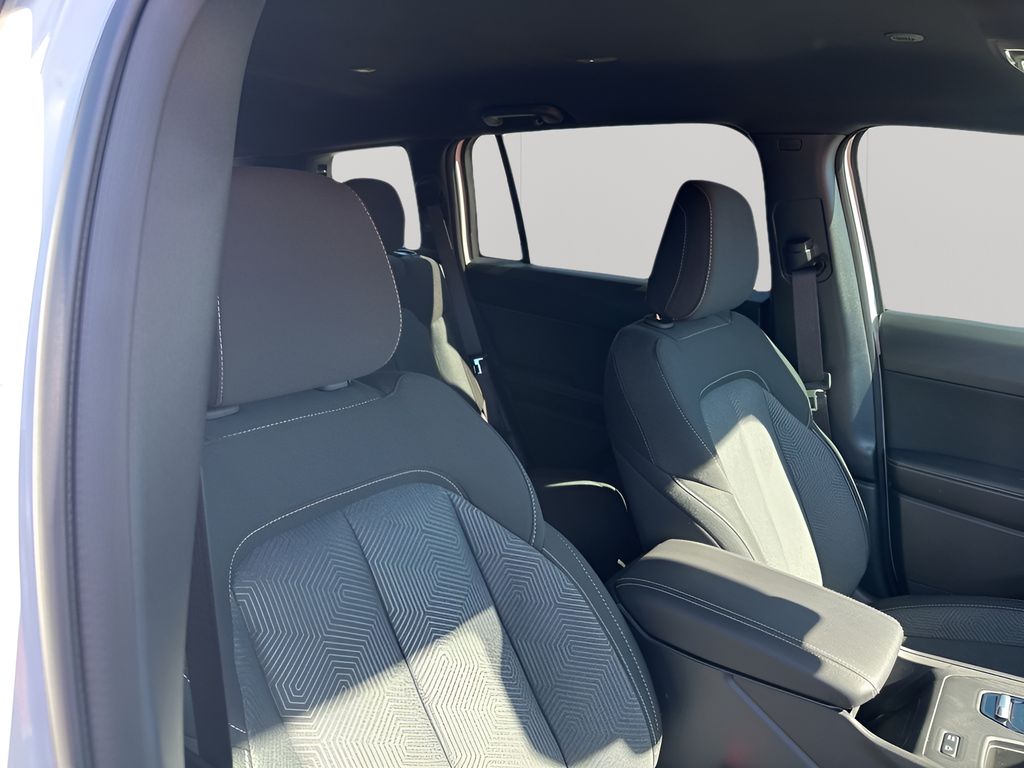 New 2026 White/off-white Jeep Laredo image 15