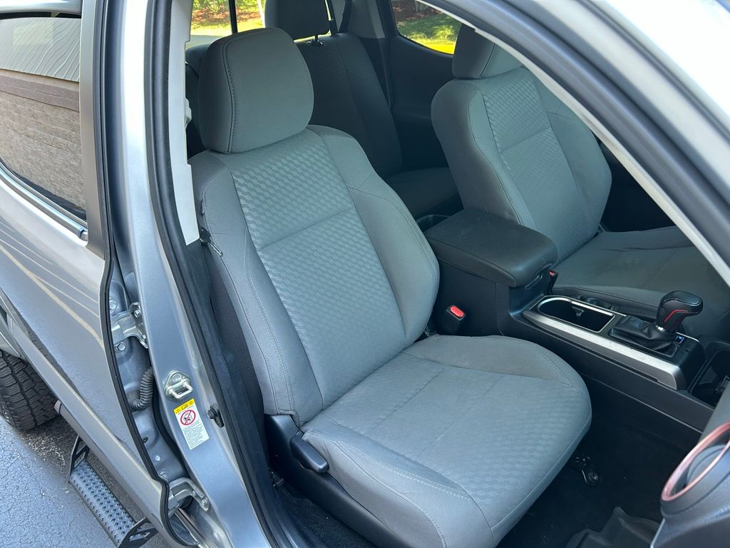 Thumbnail: 2020 Toyota Tacoma - 15