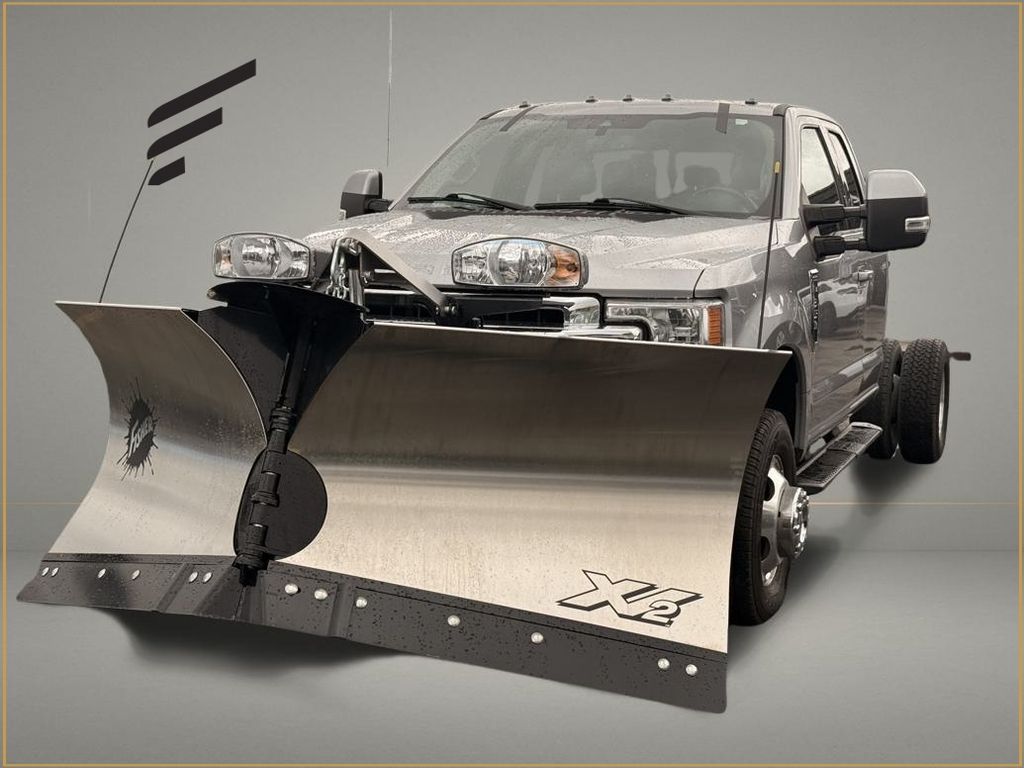 2021 Ford F-350 Super Duty Chassis Lariat SuperCab DRW 4WD