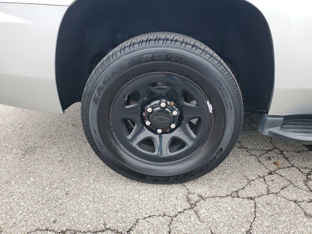 View vehicle photo 6