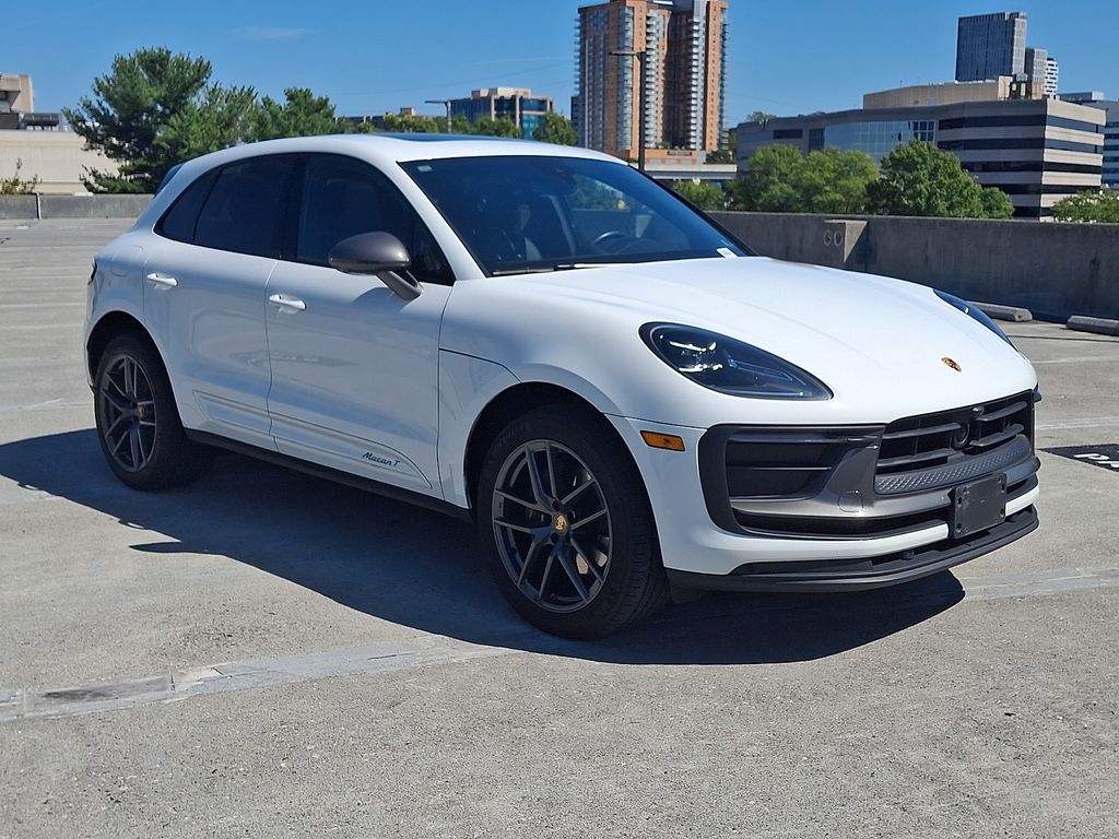 Thumbnail: 2023 Porsche Macan - 7