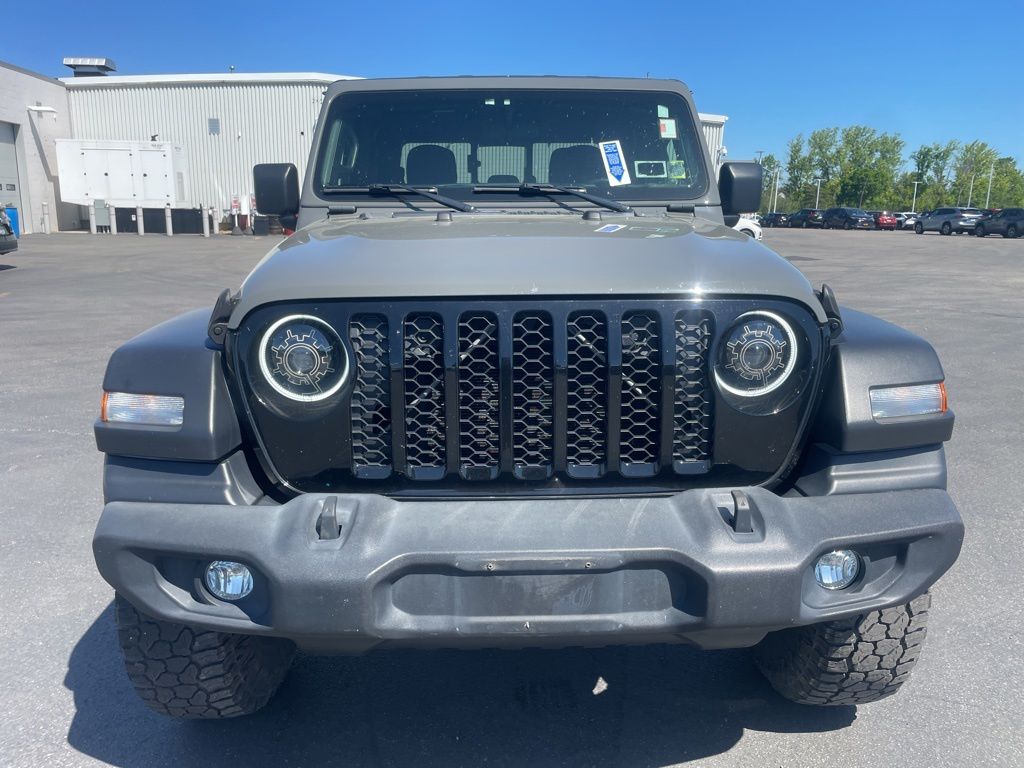 Used 2020 Gray Jeep Sport image 6