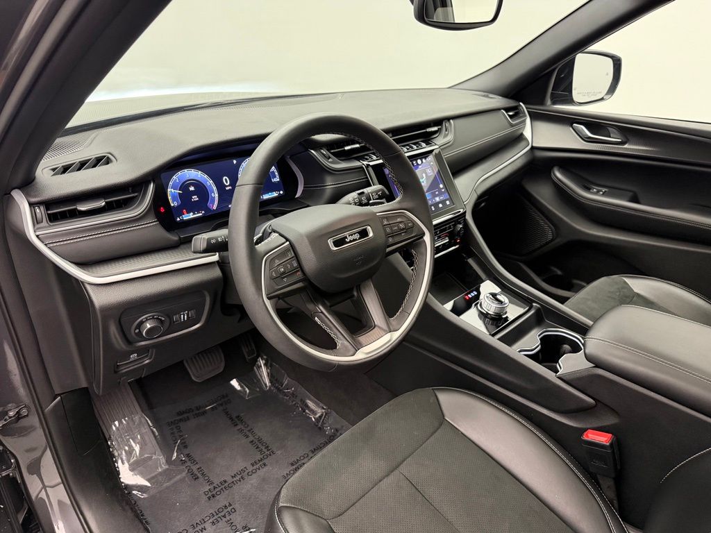 Thumbnail: 2024 Jeep Grand Cherokee L - 4