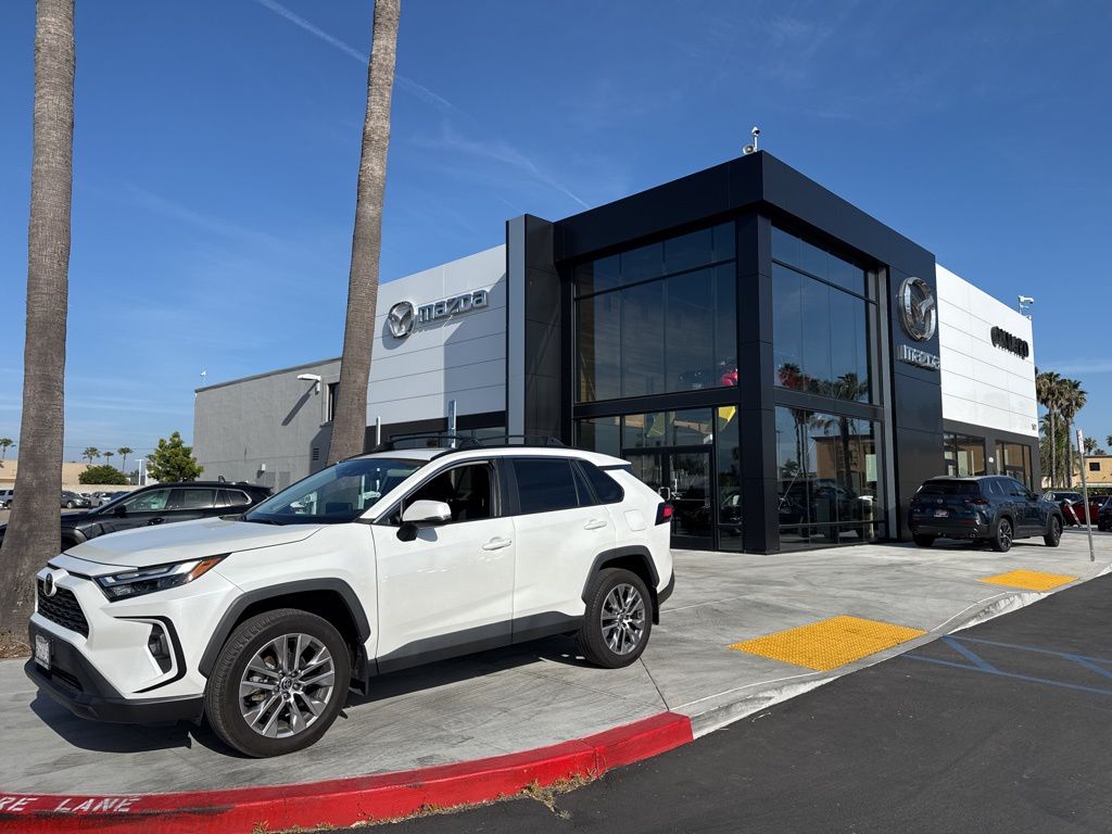 2023 Toyota RAV4 XLE Premium FWD