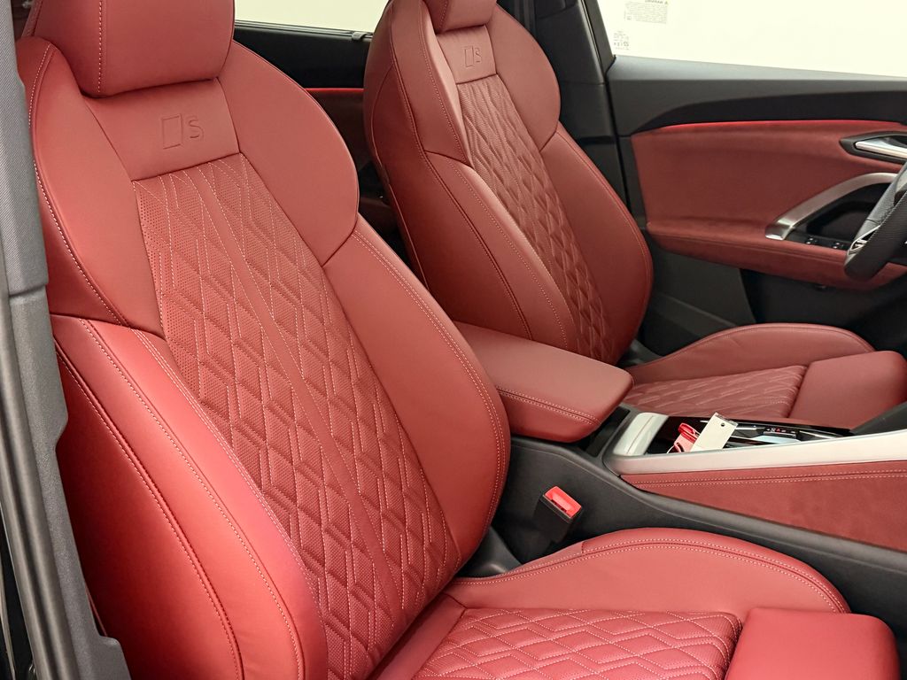 Thumbnail: 2026 Audi SQ5 - 11