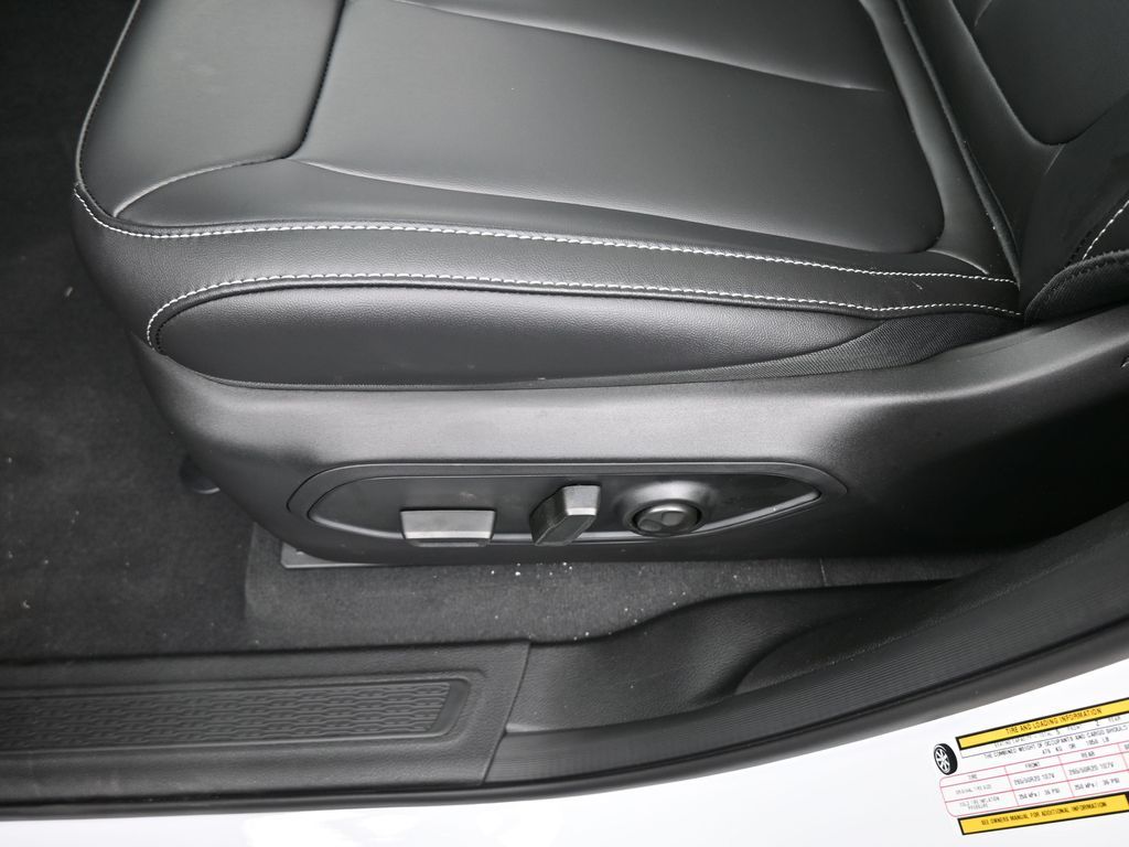 New 2025 Bright White Clearcoat Jeep Limited image 16