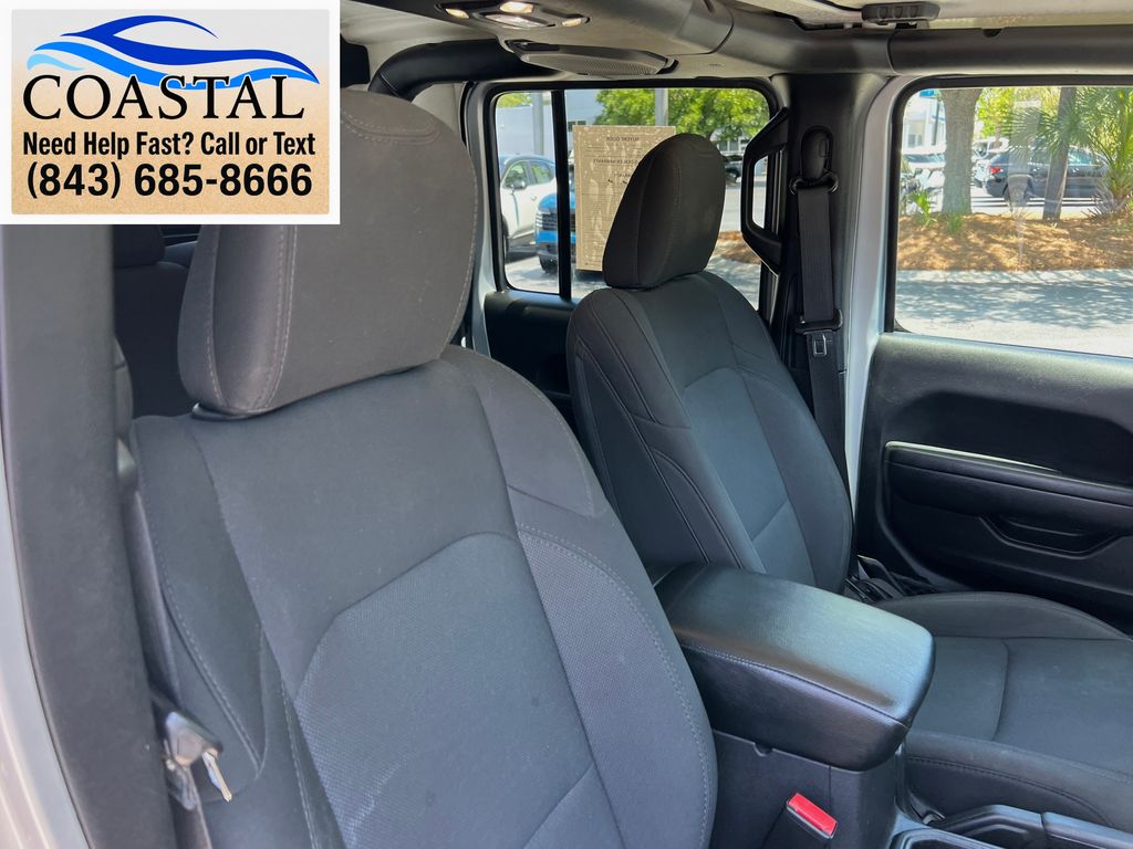 2022 Jeep Gladiator Altitude Silver at Bob King Buick GMC