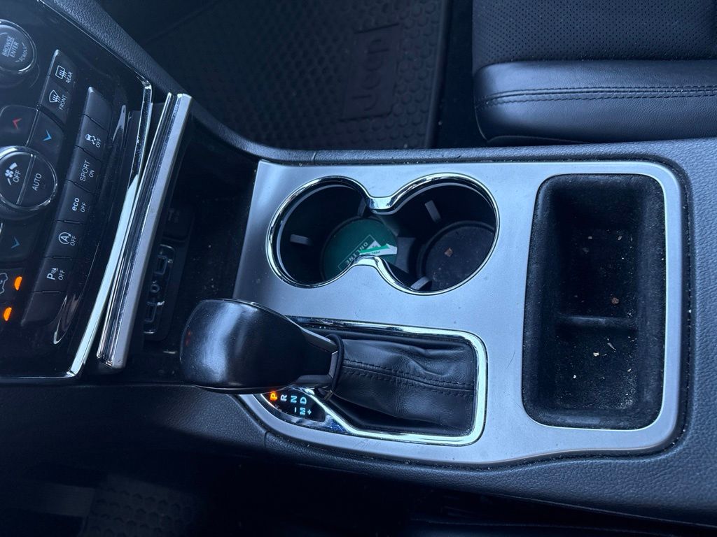 Used 2020 White Jeep Altitude image 18