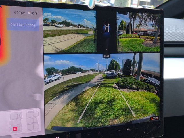 Used 2024  Tesla Base image 18
