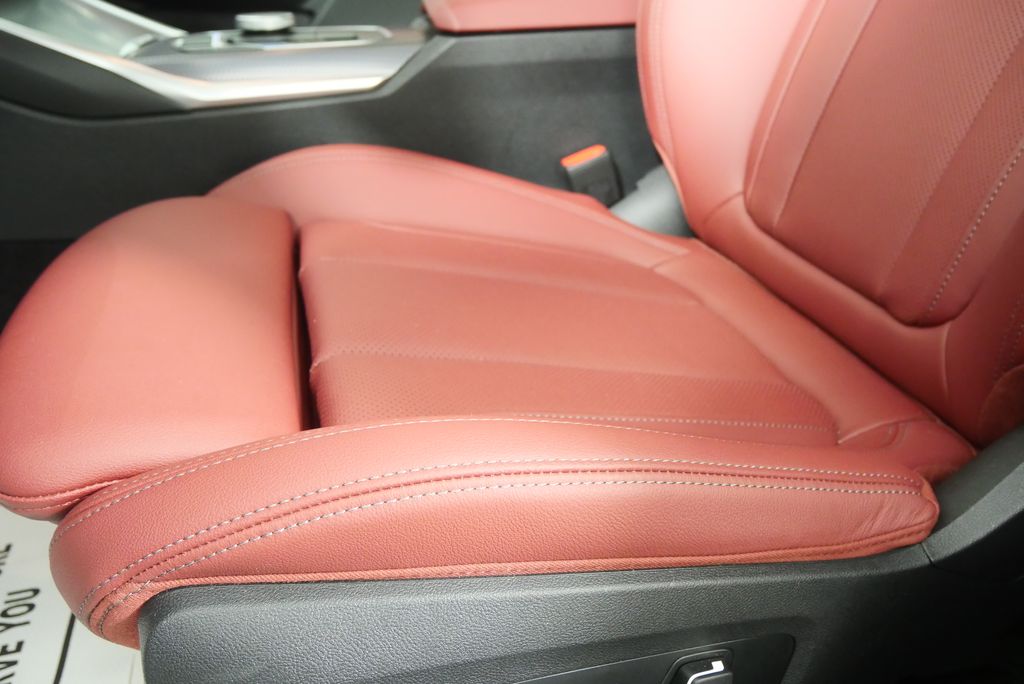 Thumbnail: 2025 BMW i4 - 10