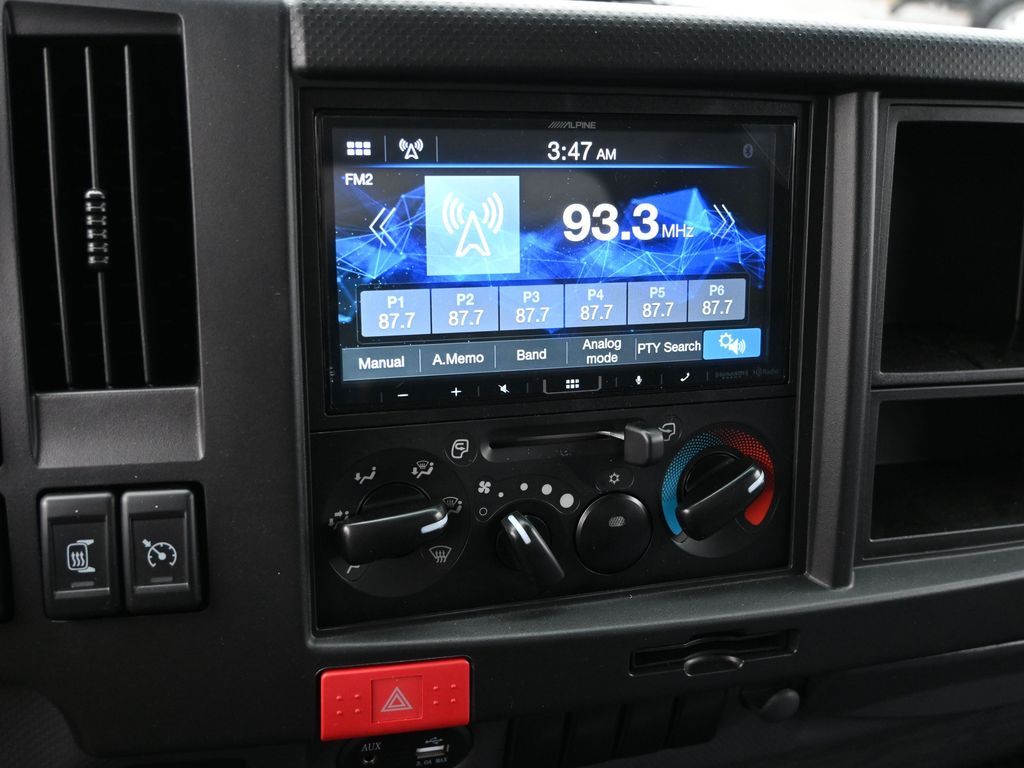 2025 Isuzu NPR HD 