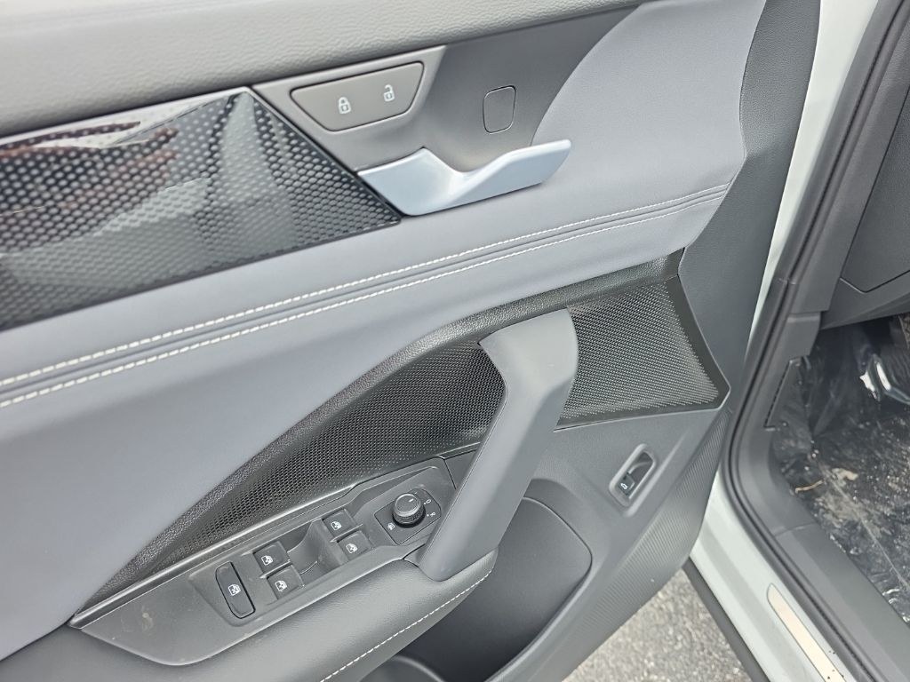 2026 Volkswagen Tiguan 2.0T SE - 9