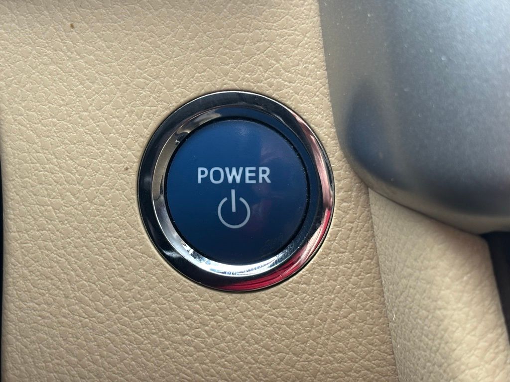 2019 Toyota Highlander Hybrid Limited photo