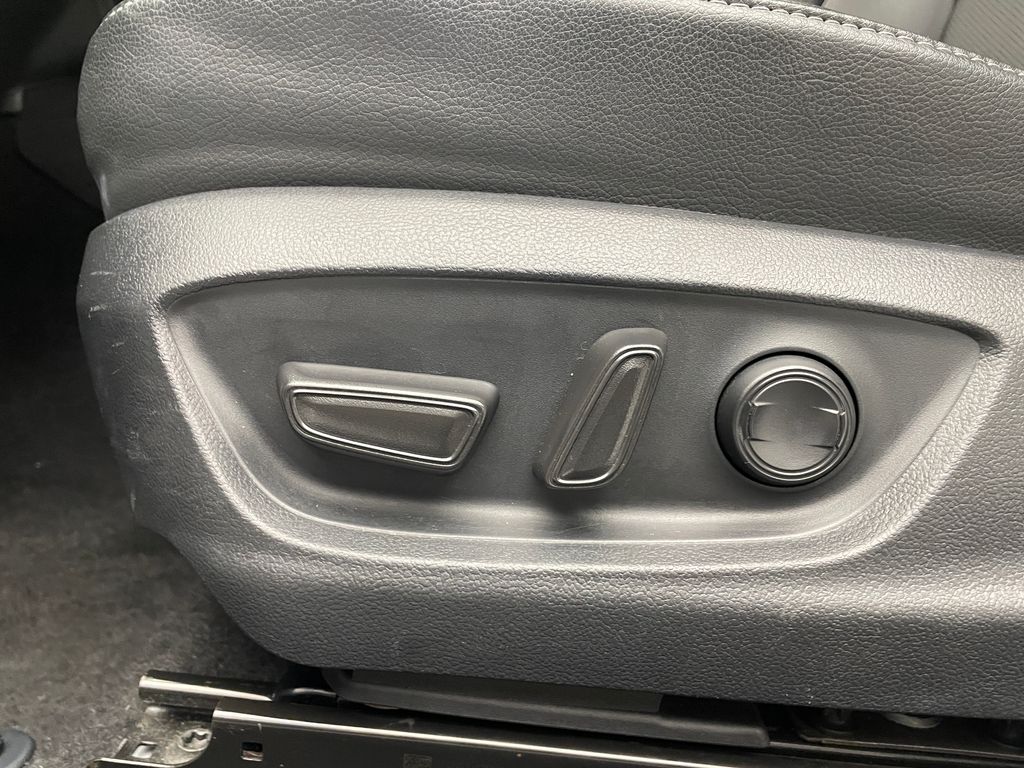 Thumbnail: 2023 Toyota Camry - 14