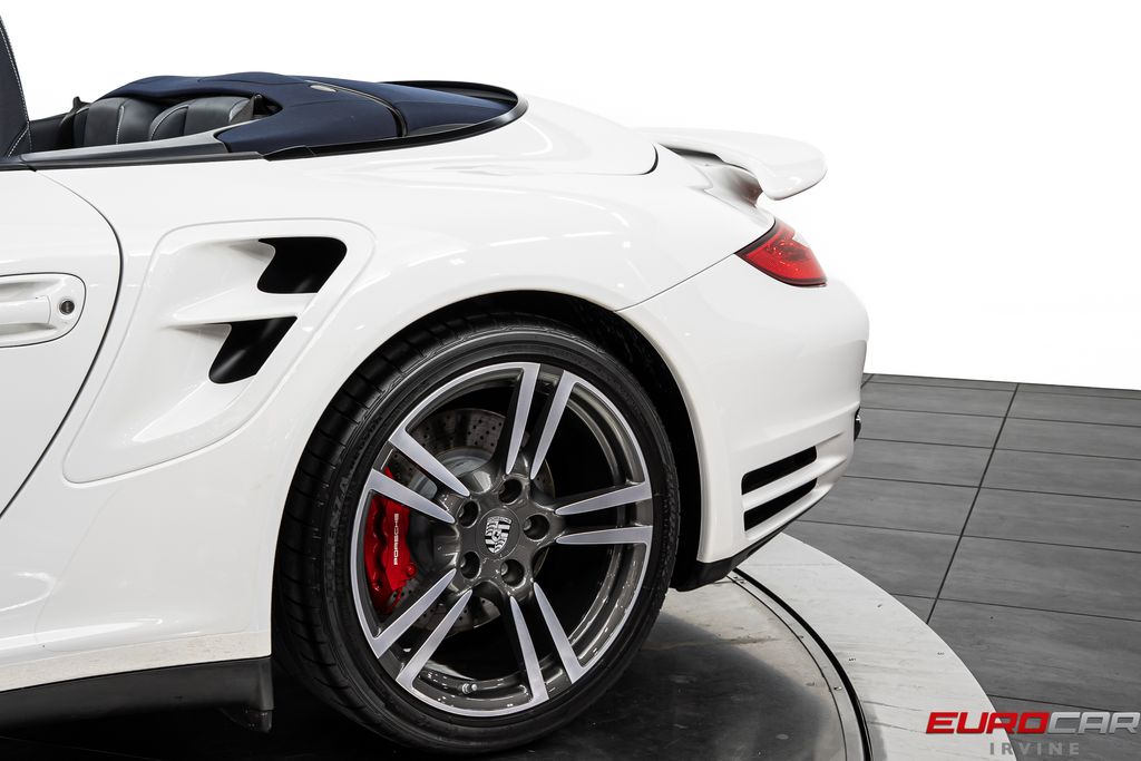 2010 Porsche 911 Turbo - Photo 17