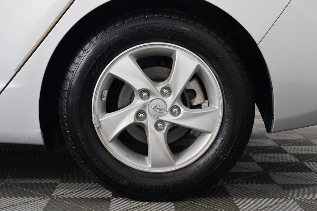 Thumbnail: 2014 Hyundai Elantra - 16