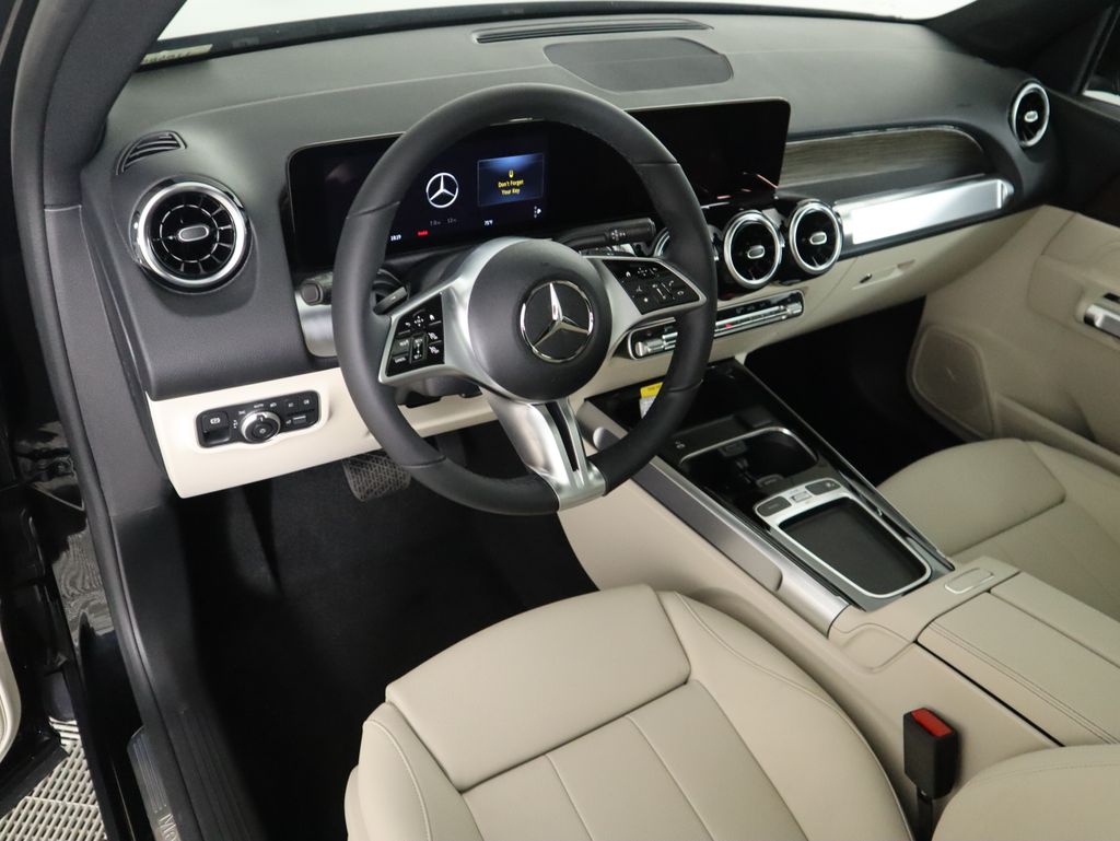 Thumbnail: 2026 Mercedes-Benz GLB - 10