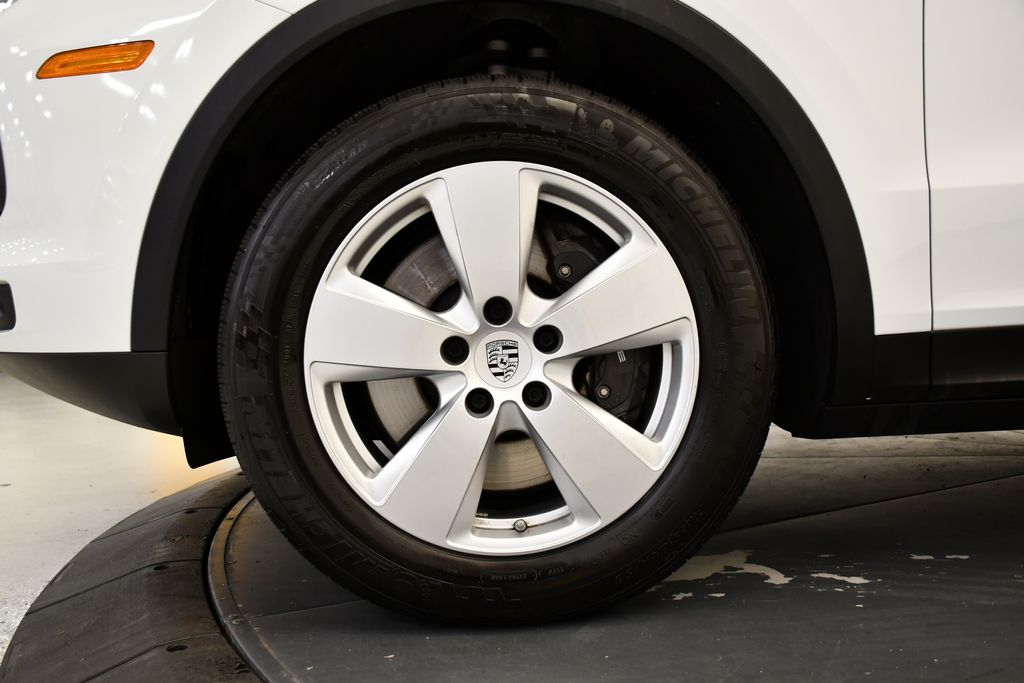 Thumbnail: 2023 Porsche Cayenne - 15