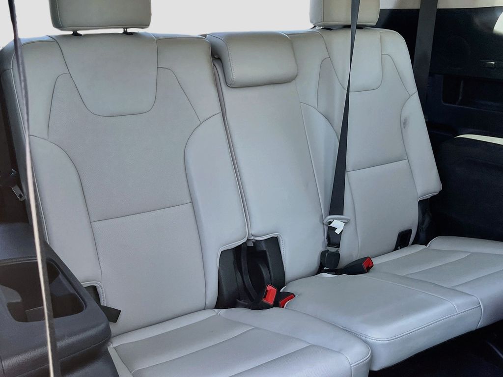 Used 2021 Black Kia SX image 30