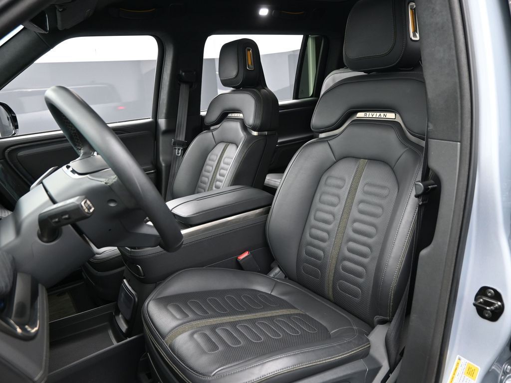 2023 Rivian R1S Adventure