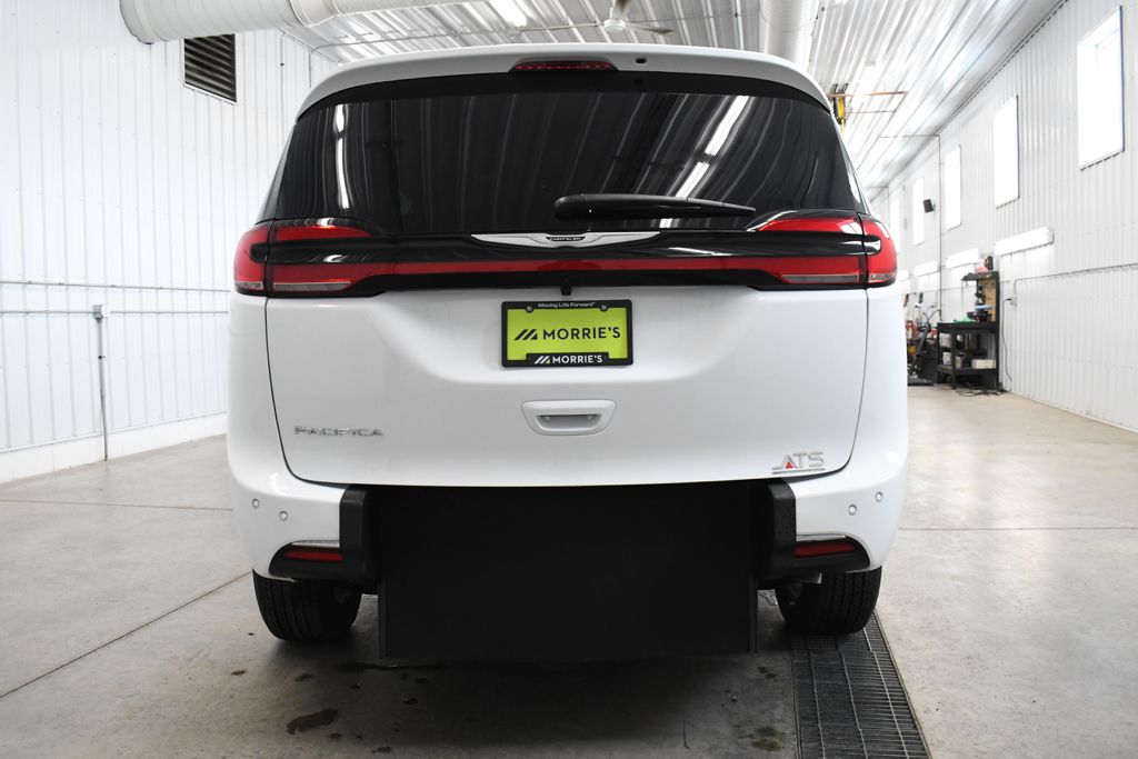 Used 2026 White Chrysler Select image 7