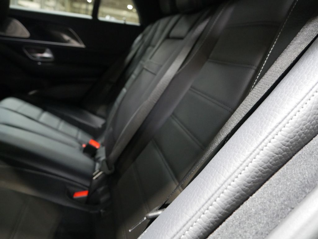 Thumbnail: 2026 Mercedes-Benz GLE - 25