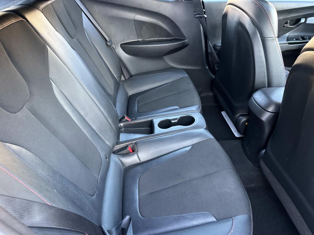 Thumbnail: 2020 Hyundai Veloster - 24