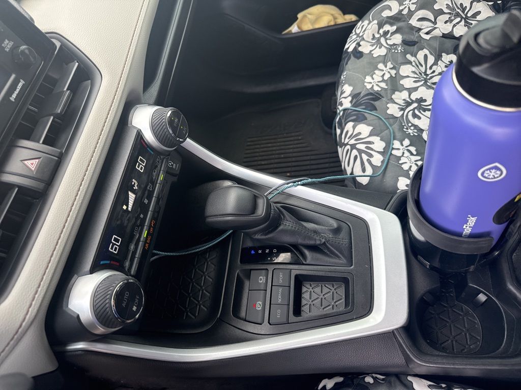 Thumbnail: 2021 Toyota RAV4 - 7