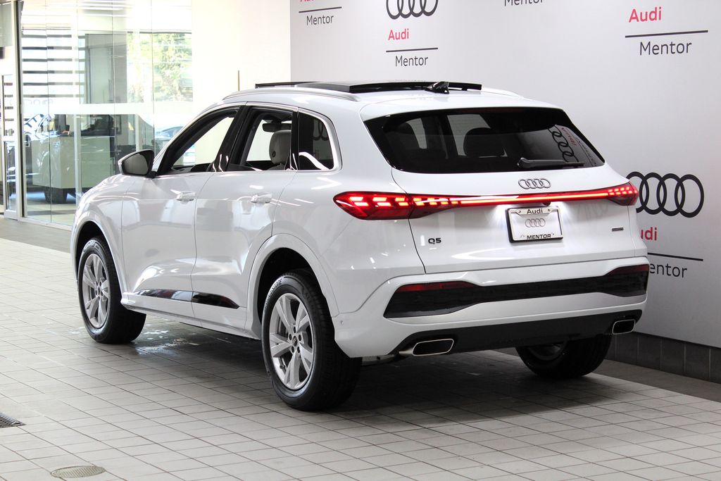 Thumbnail: 2025 Audi Q5 - 4