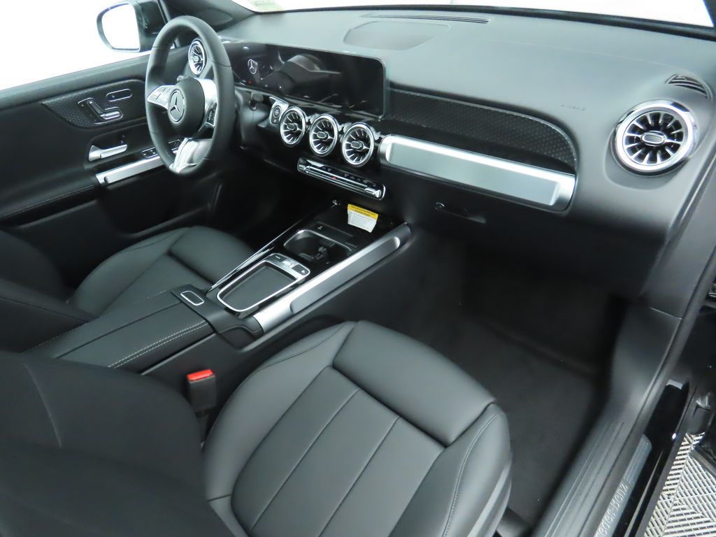 Thumbnail: 2025 Mercedes-Benz GLB - 17