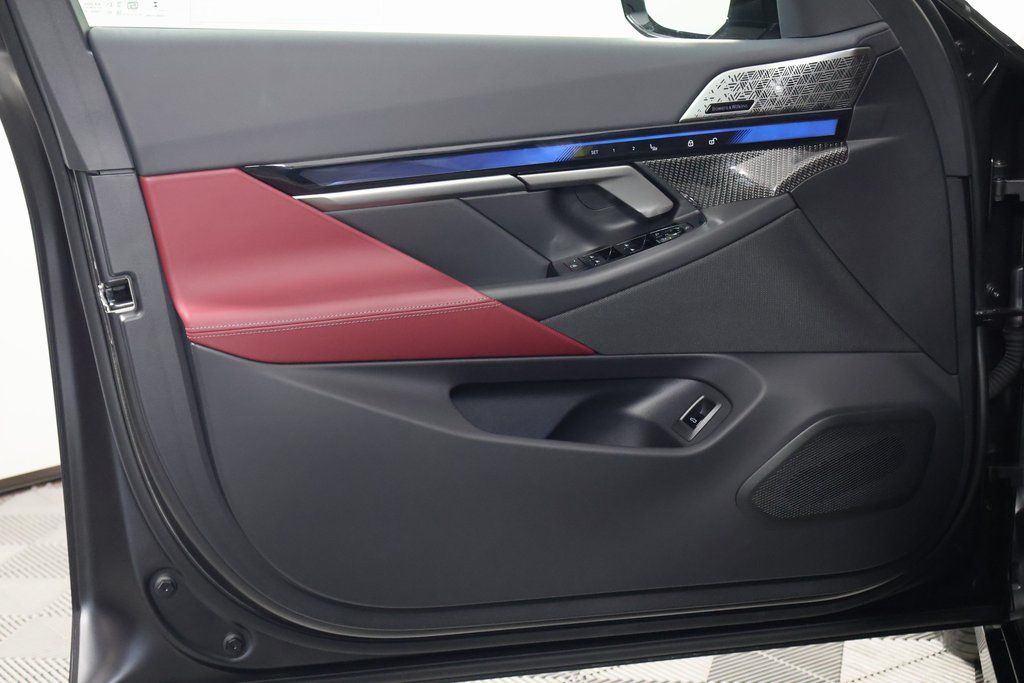 Thumbnail: 2025 BMW i5 - 12