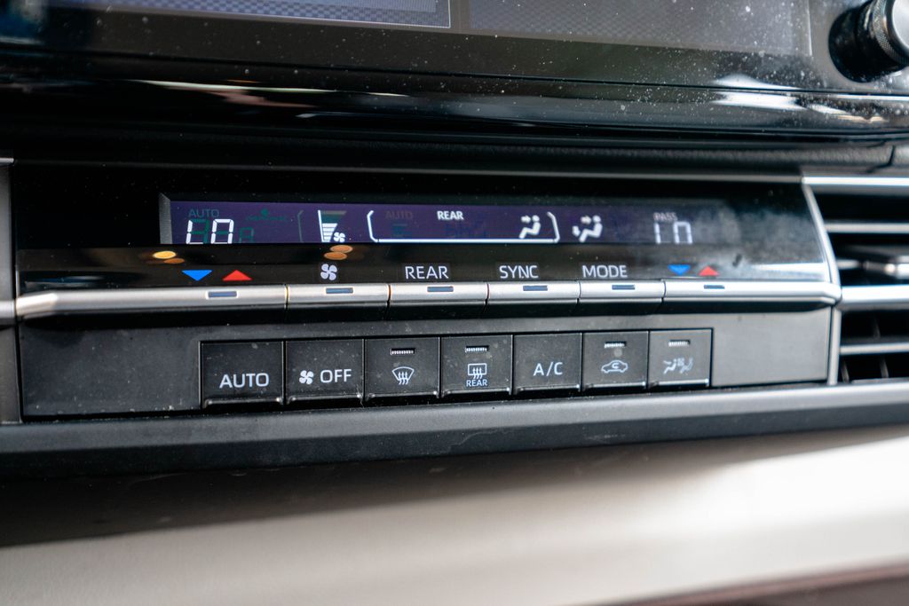 Used 2022 Toyota Sienna Van