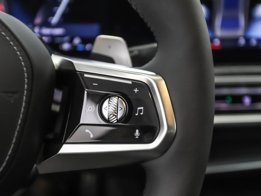 Thumbnail: 2025 BMW 7 Series - 13