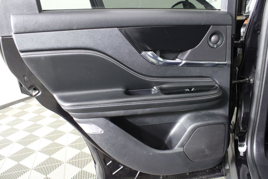 Used 2021 Lincoln Corsair for sale in 